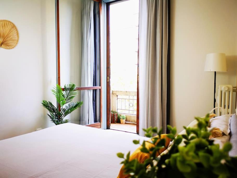 Sunny Flat 50 Meters From The Metro Apartment Milan Exterior photo